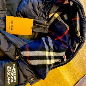 BURBERRY Detachable Sleeve Hooded Puffer Jacket